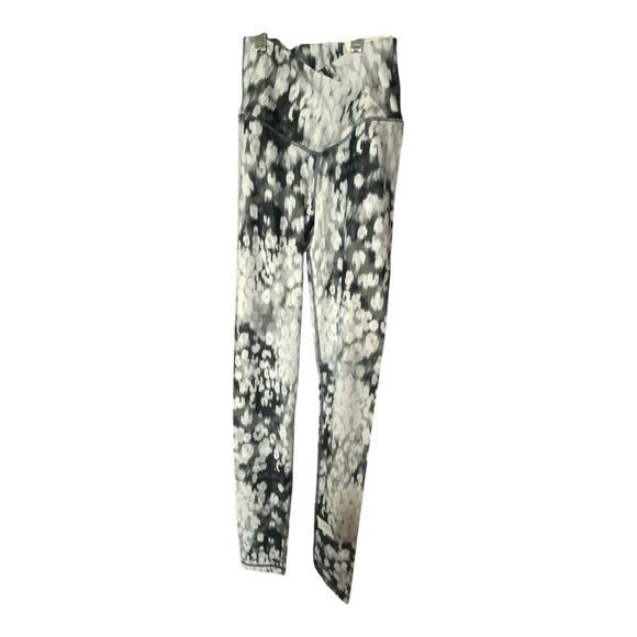 Offline by Aerie S Long High Rise Crossover Leggings White Silver Marble NWT - Picture 2 of 8